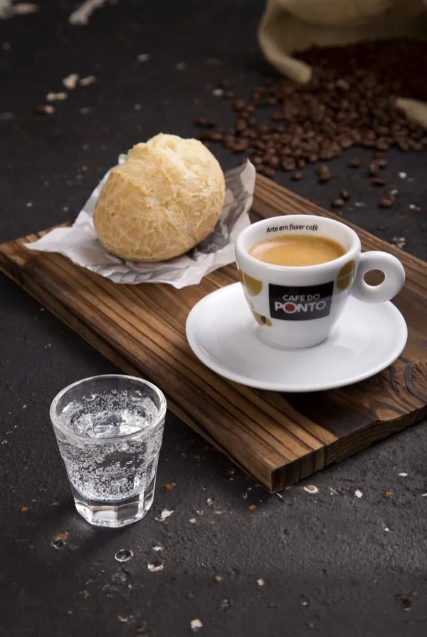 Espresso com pão de queijo